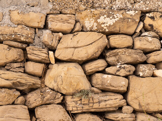 Schäden an der Mauer