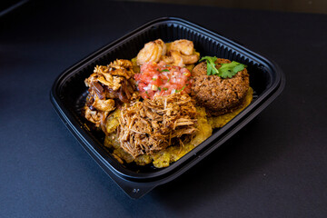 venezuelan food arepas