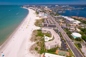 Fototapeta na wymiar Florida. St Pete Beach Florida. Ocean beach, Hotels and Resorts. Turquoise color of salt water. American Coast or shore. Gulf of Mexico. St Petersburg or Clearwater Florida. Summer vacation. Hurricane