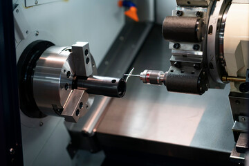 Accuracy machining by CNC lathe