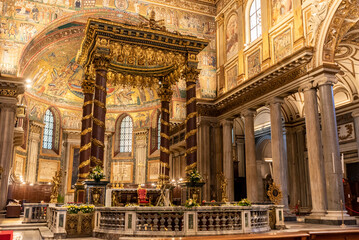 Internal View of the Pontifical Basilic Of Santa Marria Maggiore in the Center of Rome - obrazy, fototapety, plakaty