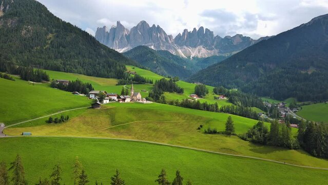 Santa Maddalena village with majestic Dolomite mountains in background, Val di Funes valley, Trentino Alto Adige region, Italy, Europe
