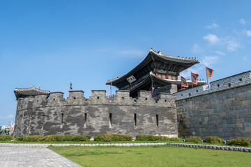 Fototapeta na wymiar Janganmun Gate Hwaseong Fortress
