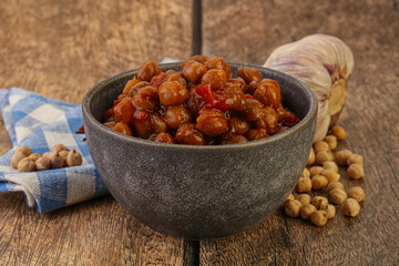Baked chickpea with tomato sauce