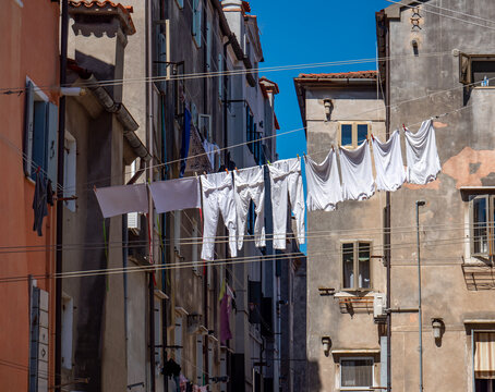 Wäsche an der Leine in Italien