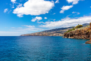 Fototapeta premium Unterwegs am Flughafen von Funchal auf der Azoreninsel Madeira - Portugal