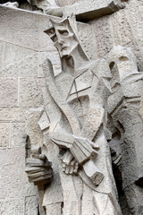 Figuren der Passionsfassade, Sagrada Familia, von Antoni Gaudi, Barcelona, Katalonien, Spanien