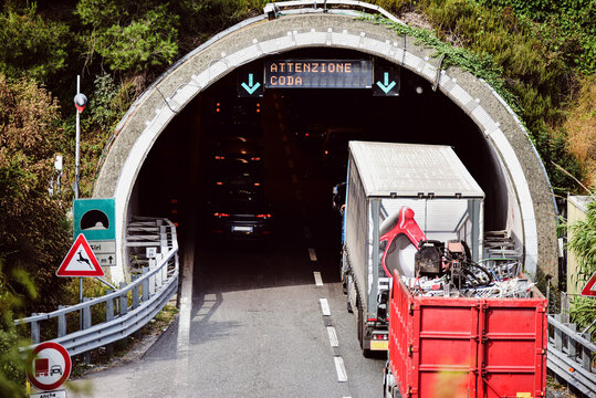Coda:  traffico  in autostrada 