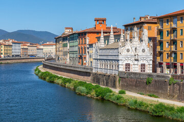 Eglise Santa Maria della Spina, sur les berges de l'Arno, à Pise, Italie