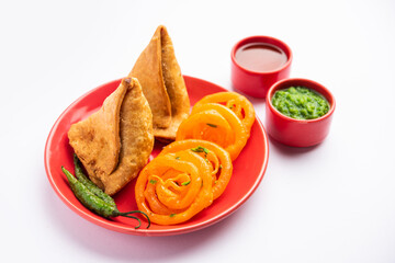 Veg Samosa with Jalebi, snack combination also called imarti and Sambusa, samusa