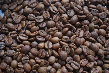 Dark roasted coffee beans give a burnt brown color.