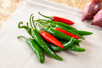 赤唐辛子と青唐辛子