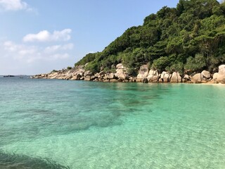 Obraz premium Titel: Beautiful beach on a lonely island in Myanmar (Burma) at the Mergui Archipelago (Myeik) Asia Travel