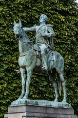 Bronze equestrian statue of Simon Bolivar (1783 –1830), was a Venezuelan military and political leader. {inscription: Simon Bolivar Liberator} Paris, France. - obrazy, fototapety, plakaty