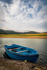 Obraz premium boat in fishing in the dam