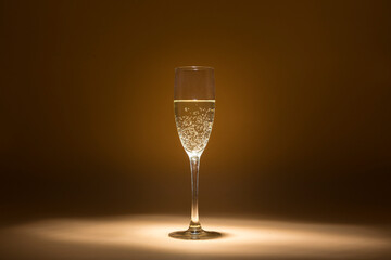 glass of cava in the dark, flavors in privacy