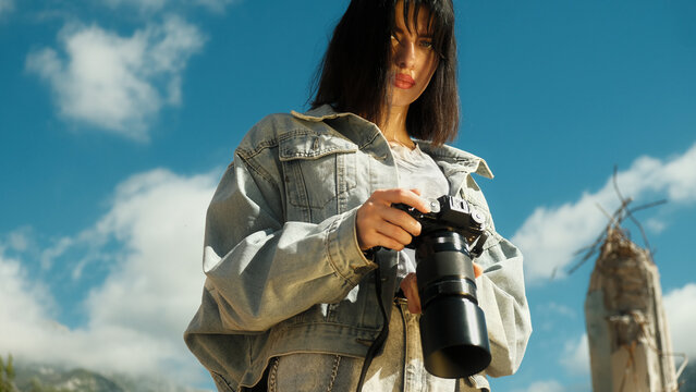 A Teenager Girl With Black Hair Is Preparing For A Photo Shoot