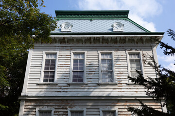 日本の北海道札幌市の北海道大学のとても古くて美しい建物