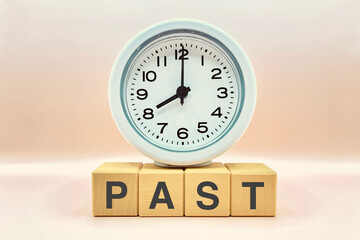 PASTの文字と時計　過去のイメージ