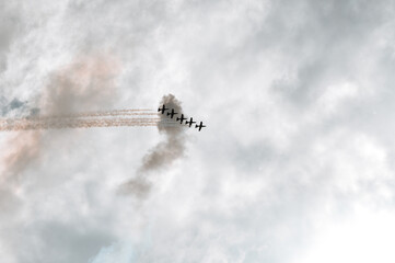 Aerei in cielo che vola frecce tricolore festa nazionale aviazione 
