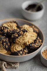 Spritz biscuits sablés ambiance de Noël au chocolat et noisette 