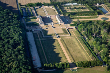 vue aérienne du château de Champ de Bataille dans l'Eure en France