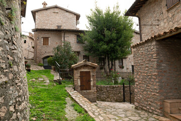 Fototapeta na wymiar ancient village of Macerino in the Umbrian mountains