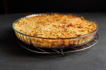 apple and blueberry crumble