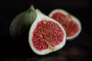 ripe figs