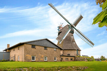 Fototapeta na wymiar Historische Windmühle Auguste in Gross Wittensee in Schleswig-Holstein