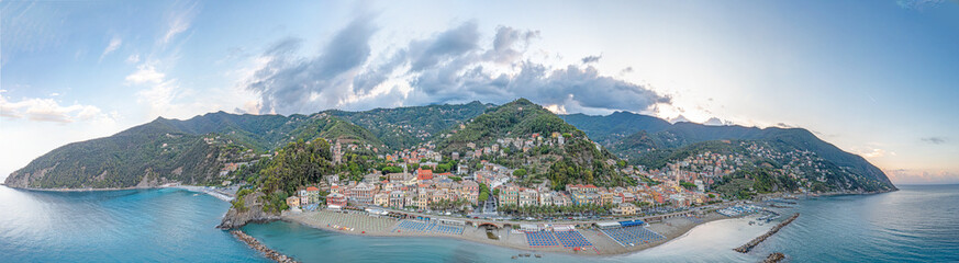 Obraz premium Drone panorama of the Italian coastal town of Manarola during sunrise