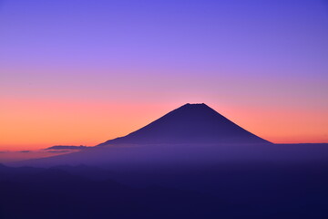富士山と夜明け前
