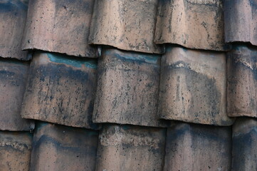 Historische Dachpfannen als Fassadenverkleidung