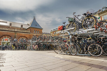 Fahrrad-Parkplatz vor dem Kopenhagener Hauptbahnhof