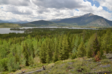 Dillon Reservoir and Tenmile Peak scenic view from Old Dillon Reservoir trail (Summit county,...