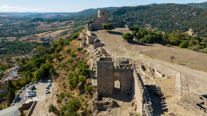 vistas del castillo de Jimena de la Frontera en el parque natural de los alcornocales en la...
