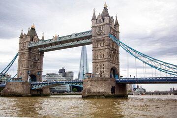 Tower Bridge an der Themse in London