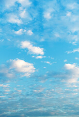 Obraz premium Blue sky with white clouds