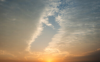 Fototapeta premium Sunset sky with white clouds