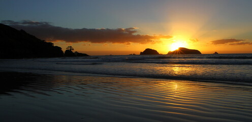Fototapeta na wymiar Sunset, Able Tasmin National Park, New Zealand