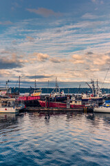 Fototapeta na wymiar The harbor of Campbell River on Vancouver Island at sunset in summer