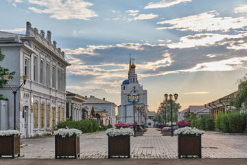 Fototapeta na wymiar Sobornaya street, Odigitrievsky Cathedral. Cityscape of city Ulan-Ude, Buryatia, Russia
