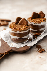 cold cheesecake biscuit lotus mascarpone dessert sweet layers cake in glass