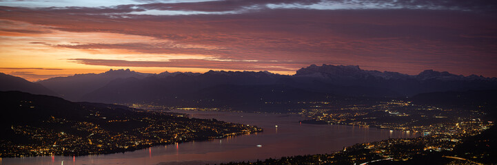 Naklejka na ściany i meble Lake Zurich in the early morning