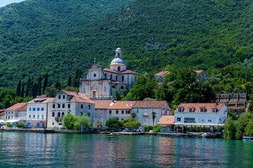 Fototapeta na wymiar Buildings on the coastline of Montenegro