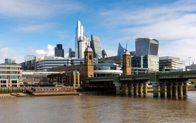 Fototapeta na wymiar Buildings on the River Thames in London, beautiful cityscape