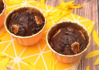 Muffins mit Schokolade