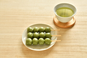 草だんご　緑茶
