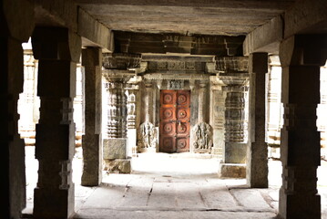 Fototapeta na wymiar sri sadashivaswamy temple, nuggehalli, karnataka, india, hoysala, historic, religion, shiva, old, architecture, ancient, structure 