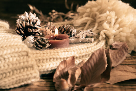 秋　冬　ニット　素材　イメージ　飾り　暖かさ　キャンドル